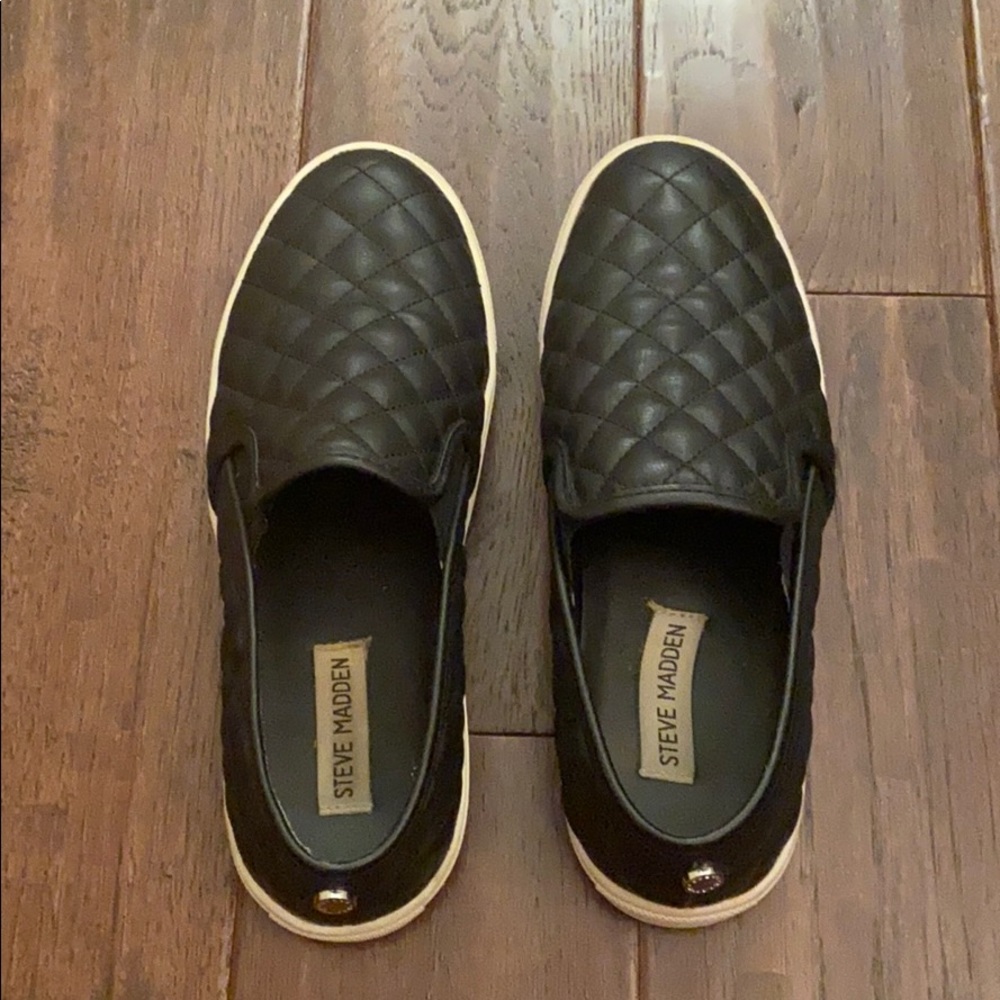 Steve Madden Ecentrcq Sneaker Women’s Slip on